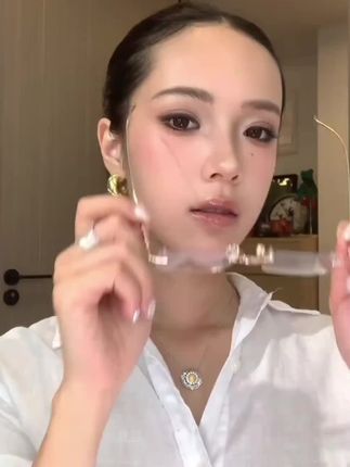 #眼镜 超轻钛架无边框眼镜女款近视可配度数感纯欲无框显脸小眼睛架#超轻钛架眼镜 #无边框眼镜 #近视可配度数 #显脸小眼镜 @DOU+好生意 @DOU+小助手