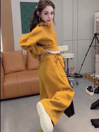 #新款套装#早秋新款 #套装两件套#穿出自己的风格 #高级感穿搭 @七姐