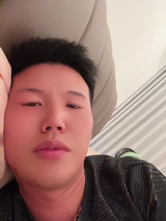 这些年。一个人?扛下了责任。坚持了所有的一切。唯一后盾也在去年撒手而去。时间从来不语,慢慢回答了所有经历与问题
