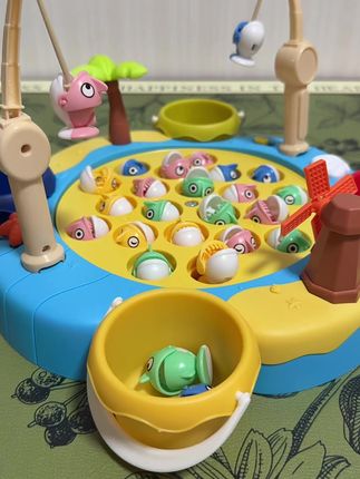 仿真钓鱼装置+创意场景设计,既是亲子互动的欢乐场,也是宝宝独自探索的小天地,在玩乐中提升认知力。#玩具 #专注力 #宝宝早教玩具 #宝妈推荐 #早教益智玩具