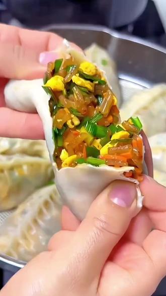 山药粉条碎,劲道爽滑,百搭食材!可煮、可炒、可凉拌,适合做包子、饺子馅,简单易做。粉条碎颗粒均匀,久煮不烂,口感Q弹。适合全家人食用。#山药粉条碎 #粉条新吃法 #铁棍山药碎粉条 #粉条碎饺子专用