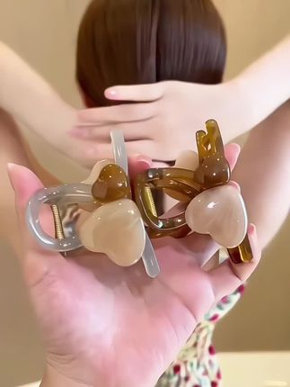 #近期的穿衣秘诀 #每日穿衣分享 #精致松弛感出行穿搭公式 #初夏穿搭跺脚变装 #秀出我的夏日户外穿搭