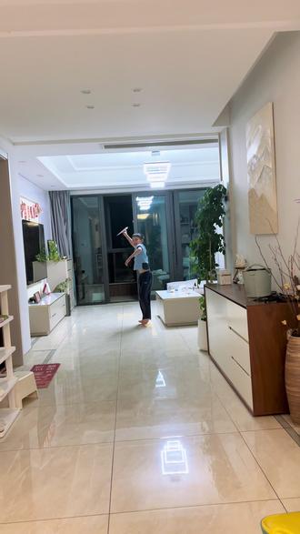 标枪纸飞机,杀伤力超强!纸箱都可以捅破!超给力!#纸飞机 #折纸 #标枪纸飞机