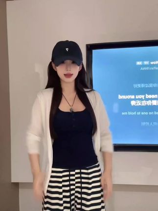 U领牛骨扣工字背心吊带+条纹百搭休闲气质直筒裤套装A740+F977#辣妹穿搭 #甜系女孩 #有点上头 #今日穿搭 #今日穿搭look