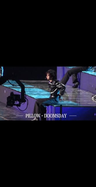 #翔霖 愚人节快乐!
分享一则忘动作的翔哥和很无奈的小贺贺
#严浩翔 #五五分身材 #消毒