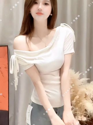 一字肩短袖女T恤夏季性感露肩锁骨修身收腰显瘦百搭小上衣#显瘦穿搭 #夏季穿搭 #百搭t恤 #高级感穿搭 #通勤搭