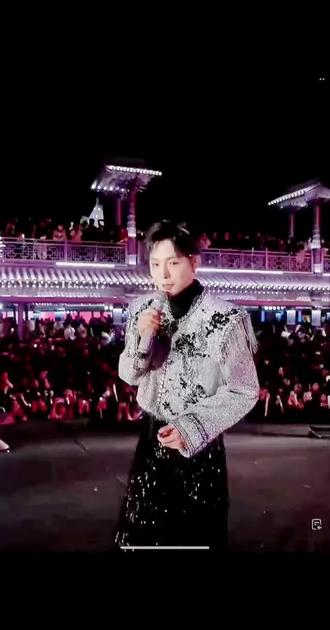 啊啊啊青春啊!没去现场但也从直播中感受到了现场。就是时间太短了,就半个小时。#精彩高迪 #万岁山武侠城 #开封文旅