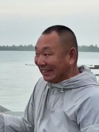 红虫拉饵到季节了#钓鱼人
