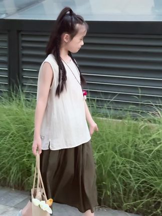 #回头率超高的夏日look #女童森系套装 #女童短袖套装 #穿搭的尽头是极简 #夏日通勤休闲穿搭 @抖加🔥上热门🔥dou+🔥热点宝 @抖加上热门