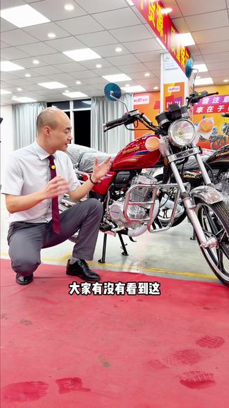 动力不衰减!好机油,让油门随叫随到 油门发闷、提速无力?换上这款机油,发动机运转更顺滑,动力输出更线性。高速不软脚,低速不卡顿,每次拧油门都干脆利落,骑行质感直接升级。
#摩托动力提升#机车保养 #顺畅骑行