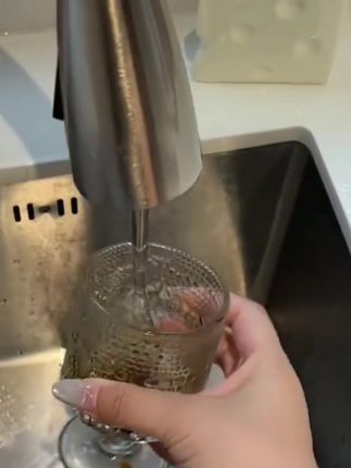 去茶垢清洁泡腾片洗茶渍清洁剂茶杯水垢免刷洗水杯除垢剂#去茶垢清洁泡腾片 #清洁泡腾片推荐 #清洁泡腾片除茶垢 #清洁泡腾片内含活氧颗粒 #清洁泡腾片一片轻松除垢除菌