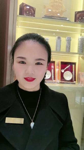 宝宝银套碗具有消炎杀菌,防腐保鲜,促进新陈代谢的作用,银为财富,碗代表团圆,银碗寓意蒸蒸日上,银筷寓意快乐成长,含着银勺出生一生#衣食无忧,自选送人都不错哟!#宝宝餐具