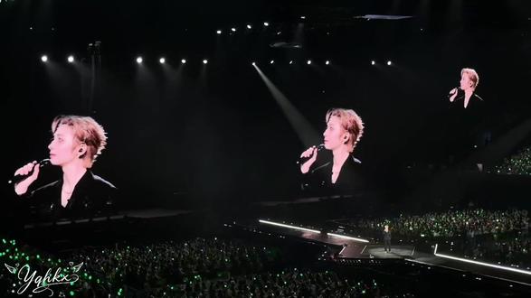 #侯明昊#侯明昊南京演唱会
#无法复制的演唱会感受
灯海落幕,爱意不散✨
侯明昊「属于我们的」演唱会圆满收官 。
两小时的星光与歌声,是十年奔赴的双向奔赴。
舞台上的少年,用真诚与热泪,兑现了与猕猴桃的约定。
聚光灯会暗,但热爱永不散场。
下一站,我们继续奔赴,多远都要在一起💚