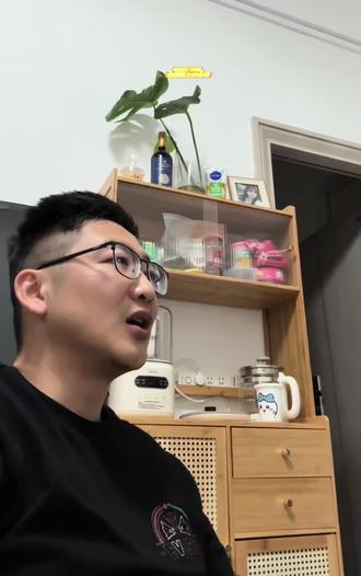 你买的减肥针贵的不一定是真的,便宜的也不一定是假的! 别跟着那些人起哄了,事件起源都是有原因的,有多少问题都是商家抛出来的,你还真信了!长长脑子吧,人可以没文凭,但不能没文化,要学会独立思考!