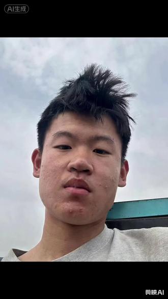 “对不起,我没有照顾长大的你”这个梗在我心里疯狂生长,苦酒折柳今无奈,无风无月也无魂。#陪伴成长的回忆 #