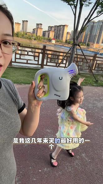 夏天怎么能没有一个泡泡机呢~ #泡泡机 #泡泡机的快乐 #宝妈推荐 #手持泡泡机 #泡泡机能有多好玩