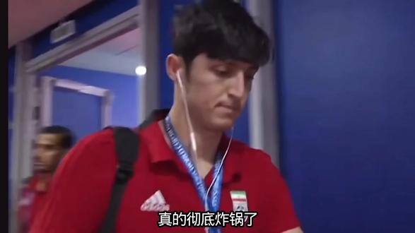 足球无硝烟,伊朗硬刚到底,如果世界杯16强与美国相遇的话,不敢想象球场上的竞争会有多么的激烈!#实况足球手游 #易球成名计划 #伊朗vs美国 #世界杯 #足球