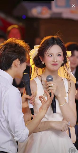 #龙浩天大舞台 #郭喆喆 龙队:那我能当大王吗?瑶瑶:不可以!哈哈哈,妹妹调侃:吃醋了!@Ai瑶瑶☀️(美妆版) @龙浩天🐲 (酉阳桃花源酉州古城直播)