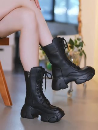 #时尚女鞋 #马丁靴 #显高显瘦显腿长 #气质女神范儿 #时髦穿搭