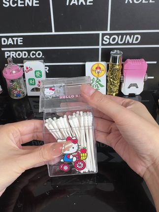 这回不怕被顺走啦#hellokitty #烟盒#打火机#炫酷#是时候安排一下了