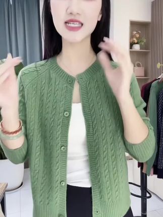 秋季新款针织开衫,女神必备,穿上显瘦又显高!#高级感ootd #初秋穿搭 #好物推荐🔥 #࿆穿出高级感