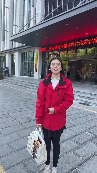 #恩施 #汉中 心怀感恩,双向奔赴!陕西文旅重磅官宣,湖北游客游陕西、陕西游客游湖北互免景区门票。
一城善举,双向回馈,大美咸丰欢迎您,秦鄂一家亲,山水共相依!