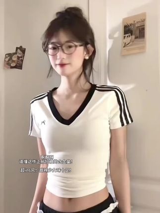 又甜又辣~#夏天穿什么#老钱风松弛感穿搭公式#晒出你的出片ooteed穿搭#让人眼前一亮的春夏穿搭#高智感cleanft穿搭