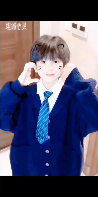 陈璟翊5月17日正式公开 陈璟翊正式上楼✨
少年奔赴热爱,前路闪闪发光
从此眼里皆是少年意气
本命初心从未改变,只是多了份喜欢#陈璟翊 #正式加入时代峰峻#TF家族五月月末考核 #TF家族五代练习生#养成系爱豆 剪辑不易,禁止盗用
