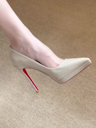 #穿出高级感 #时尚气质穿搭 #气质高跟鞋 #高跟鞋女细跟不累脚 #时尚穿搭时尚穿搭时尚