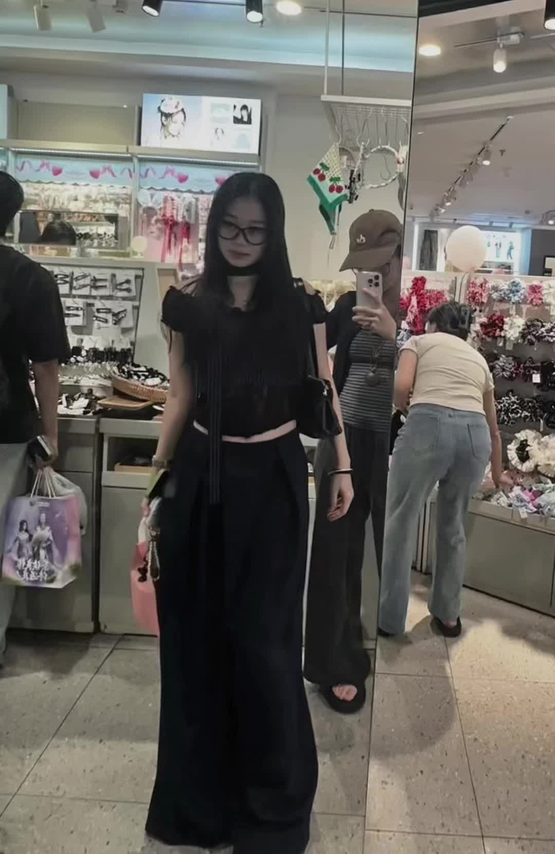 #酷女孩穿搭
