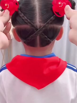 #创作灵感 小小的花朵,大大的情怀,儿童五星花朵头绳,祖国的花朵!国庆节快到了,赶紧给女儿备上吧#头饰发饰 #发型教程 #儿童编发 #发饰