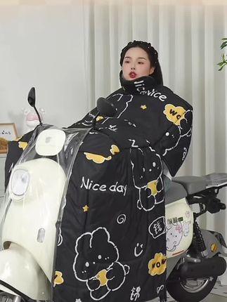 电动车挡风被冬季加绒加厚防雨水电瓶摩托车加大斗篷新款四季通用#电动车挡风 #挡风被 #电动车挡风被 #斗蓬式挡风被 #摩托车挡风被