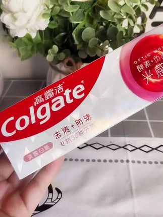 高露洁酵素亮白牙膏 去黄去渍亮白牙齿!