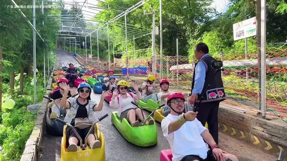 云中花都出19.9的早鸟票票了!分享一个我去年的一个游玩攻略,大家可以放心冲!#夏天该有的样子#重庆好玩儿的地方#避暑遛娃好去处#夏日出逃指南 #云中花都