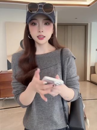 韩系气质宽松显瘦设计感翻领一字肩纯色长袖针织衫#韩系穿搭 #减龄气质 #休闲舒适 #时髦穿搭 #显瘦搭配