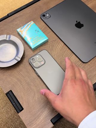 这个薄度够裸机吧?#超便宜超划算 #数码科技 #强烈推荐 #iphone手机壳推荐 #这个手机壳真的长在我心巴上了