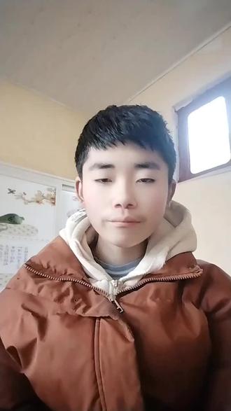 家人们!九年级寒假已开启✨ 千万别放松!距离2026中考只剩100多天⏳ 这是复习黄金期📚!别人玩你学,别人躺你拼💪 愿初三学子提笔有底气,落笔皆顺利✅ 中考金榜题名!也祝各年级期末考的同学逢考必过💯 学业进步📈#九年级寒假 #中考冲刺2026 #初三逆袭 #期末逢考必过 #学业进步