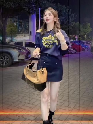 #街拍小姐姐穿搭秀 #街拍时尚穿搭 #美女街拍穿搭 #小个子穿搭