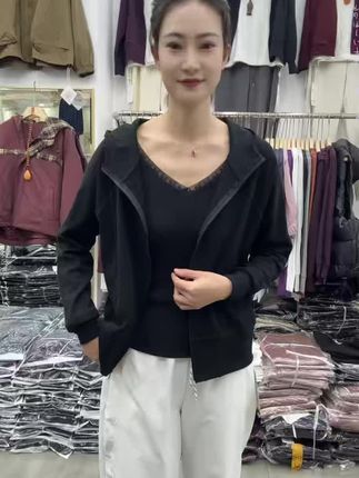 #感谢官方感谢抖音 早晚天气温差太大了,姐妹们,多注意保暖哦!经典帽衫外套,