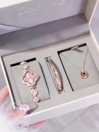 【七夕节礼物送女友】幸运四叶草女士手表2025新款时尚手表