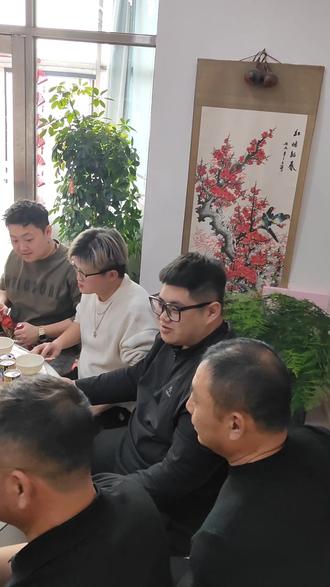 #记录和亲人团聚的时光 正月十五跟娘家人一起过,哥哥姐姐弟弟妹妹还有孩子们。一大家子开开心心团团圆圆。