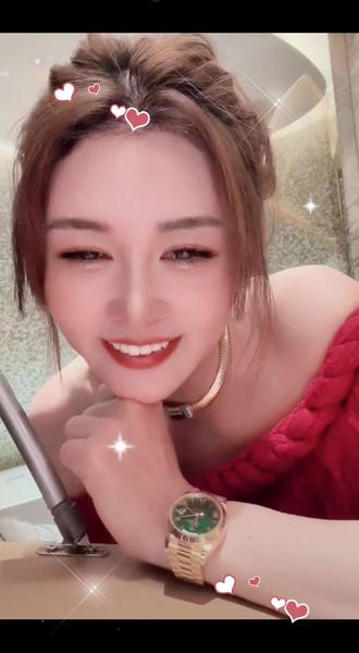 这三个人都要注意了,第一个阿迪一句话失我者永失,孩子你随时看,可是再也没有我们了!!!第二个纳迪尔一句话公主会用心全力托举你成为更好的人,望你倍加珍惜眼前人,第三个黑纳迪尔那个女孩一句话以前的都让它过去吧,希望你未来更好@👑盈公主👑 @纳迪尔 #盈公主