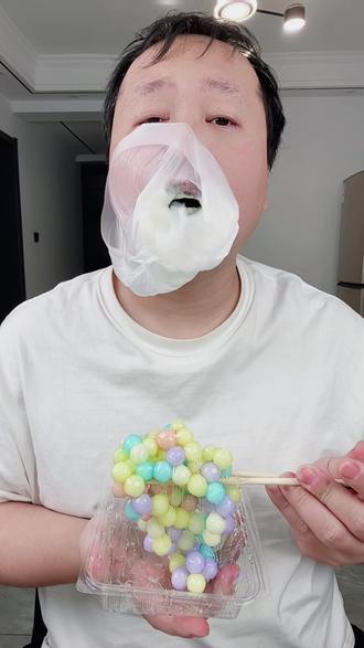 普通人吃湿酸彩虹珍珠糖有什么后遗症❓❓ #解压 #精神状态 #太好吃了 #好吃又好玩的糖果