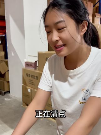 百分百红心苹果汁,源头工厂直发。采用新疆阿克苏红心苹果汁,每一袋都相当于2个新鲜苹果,清爽酸甜,苹果味浓郁,关键才这个价格#苹果汁#果汁#纯果汁#百分百