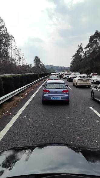 #堵车 #高速堵车 #塞车 #高速行车安全正月初7的许广高速