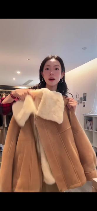 【Rumi精选】“卡塔尔”重磅翻领托斯卡纳皮毛一体绒面皮草皮衣7452wt#今天穿什么 #冬季必备 #穿搭日记 #皮草 #搭配