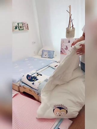 可拆可装,分开是2条被芯1斤、2斤,合起来是1条3斤的被芯,四季通用。