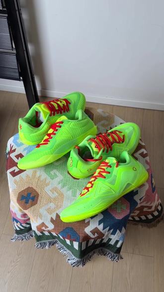 青蜂侠再次登场!无双EX新配色!
#运动型人格指南 #匹克无双ex #青蜂侠 #球鞋开箱