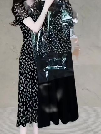 #碎花连衣裙 #时尚气质穿搭 #遮肉显瘦 #谁穿谁漂亮