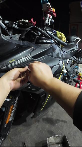 00后勇闯潮汕的修车日常14 #春风250sr #启动盘打滑 #修车人的生活 #修车小伙